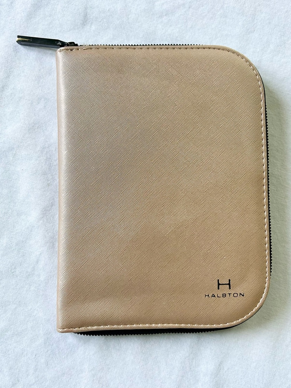 H by Halston Metallic Champagne Textured Zip-Around Jewelry Travel Case